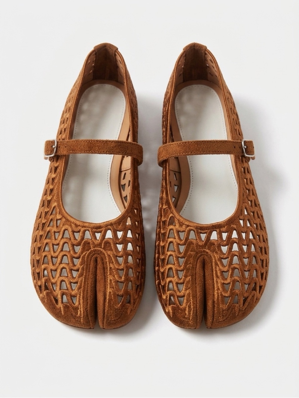 Trendy Tabi VSshoesBrand- NWOT